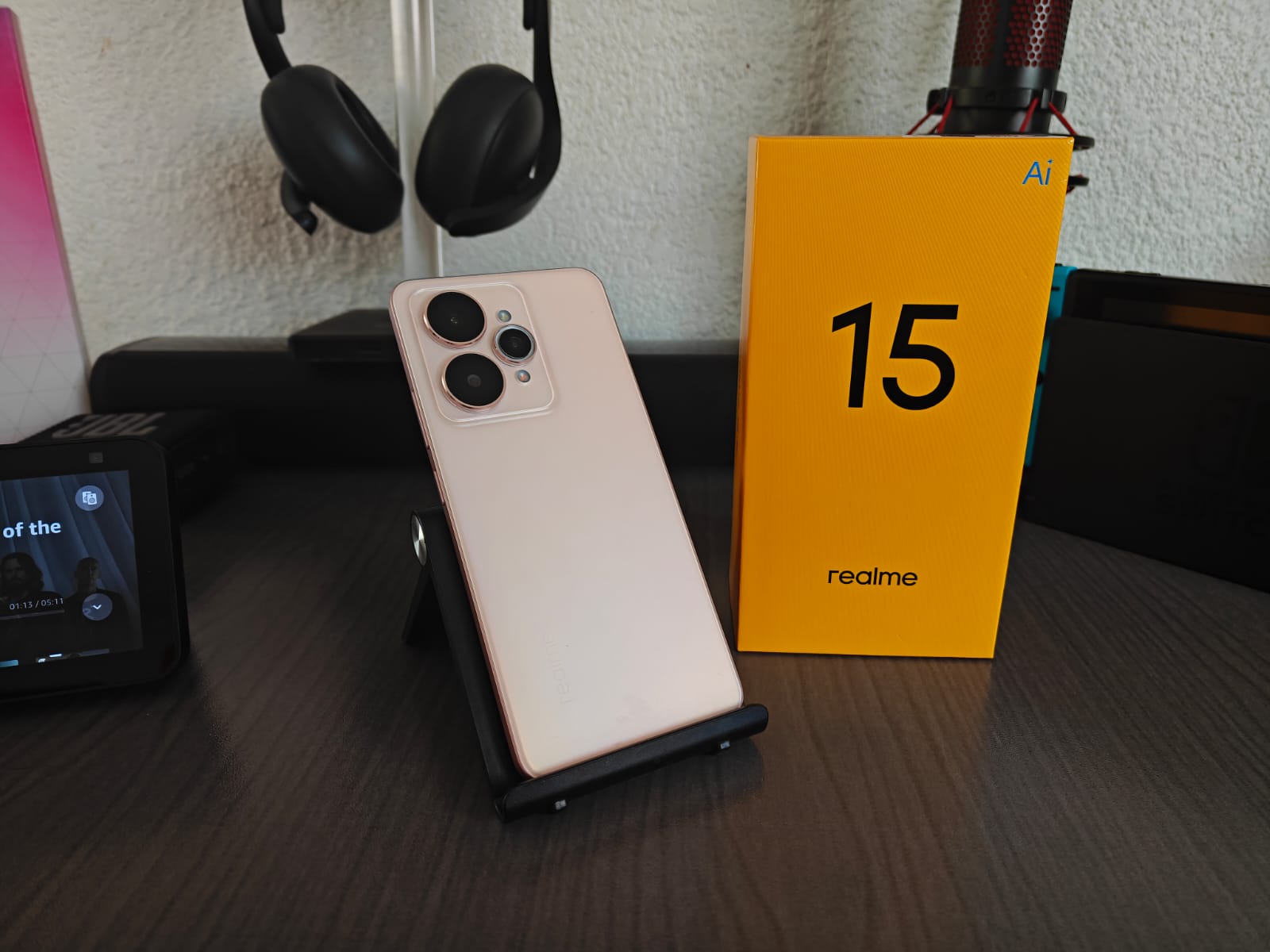 GeekZillaTech's tweet card. He dedicado los últimos años a probar smartphones para Geekzilla, y en ese trayecto he puesto a prueba más de 15 dispositivos de realme. Aunque en México