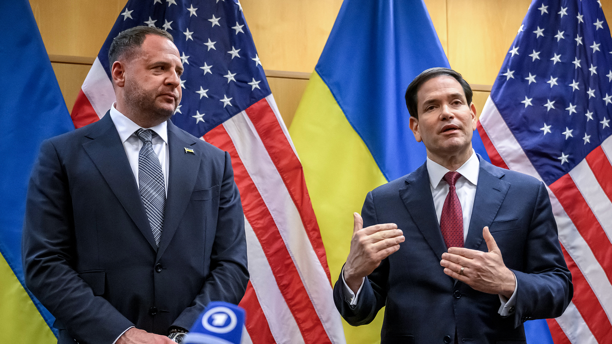 CSIS's tweet card. Intensive negotiations are ongoing this week on another Ukraine peace plan. While the Trump administration’s unorthodox, hard-hitting approach to negotiations have forced parties to the table before,...