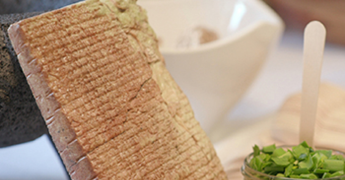 webtic's tweet card. Kitchen-tested recipes from four thousand years ago for your next dinner party.