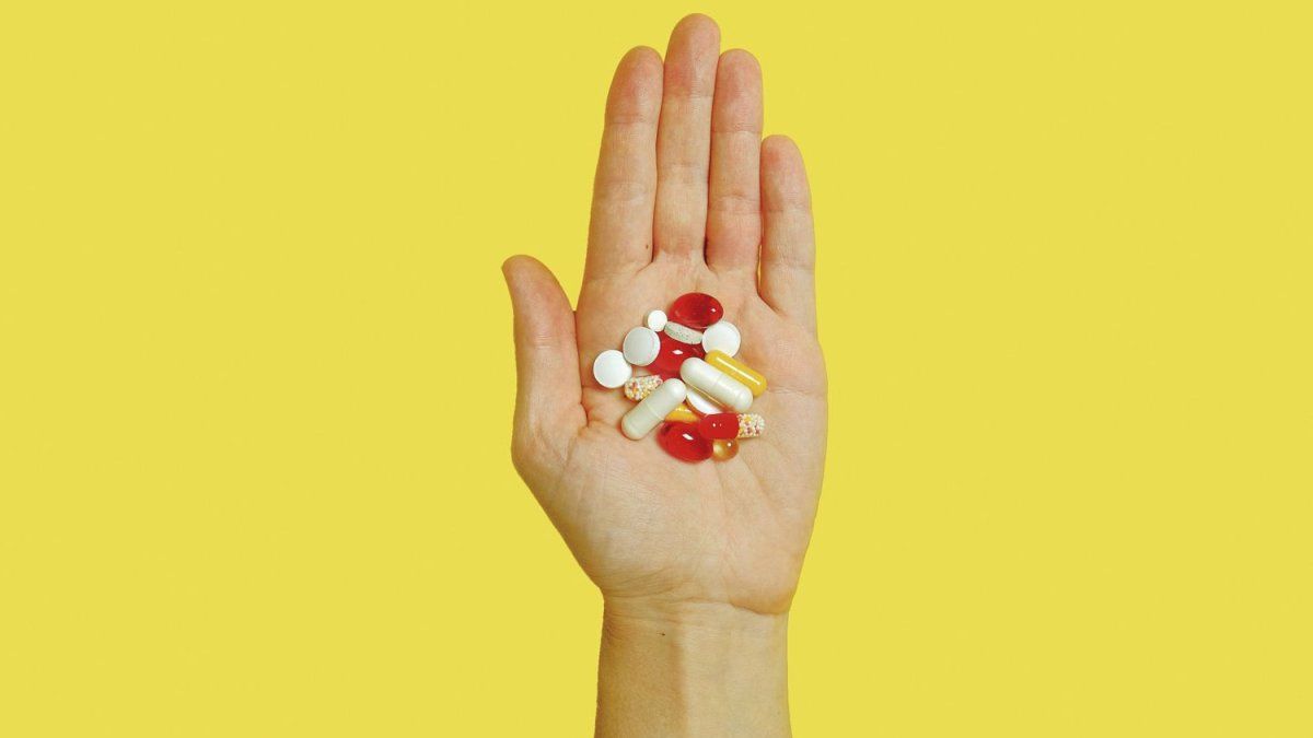 galeriarevista's tweet card. Mientras la industria del colágeno vive un boom a partir del marketing que promete juventud y salud, la ciencia no logra demostrar con solidez sus beneficios