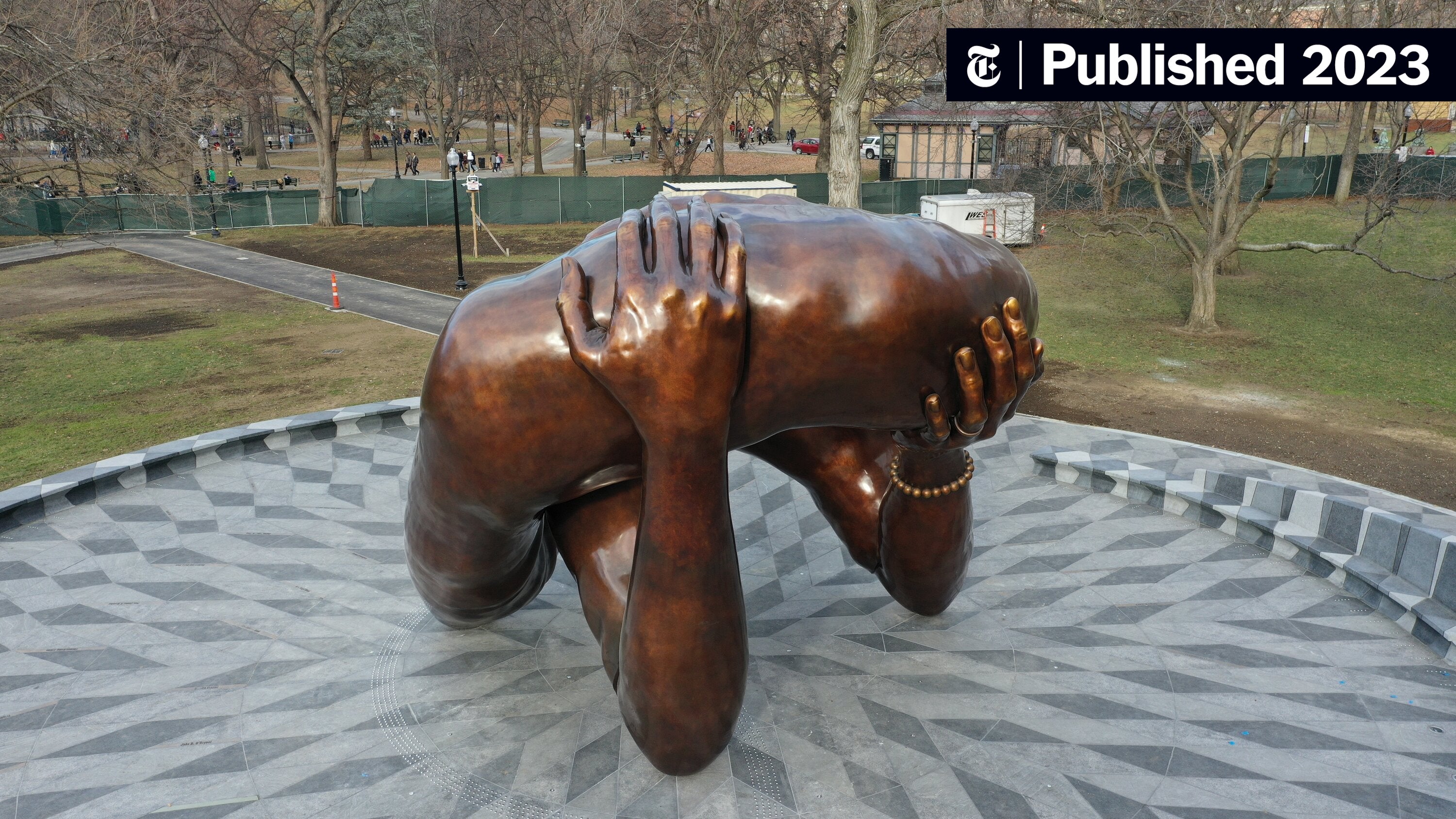 nytimes's tweet card. The bronze sculpture, by the artist Hank Willis Thomas, symbolizes the hug Dr. King and Coretta Scott King shared after Dr. King won the 1964 Nobel Peace Prize.
