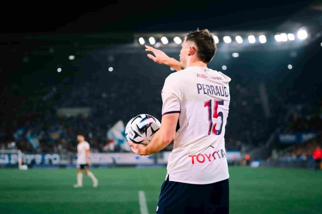 LePetitLillois's tweet card. Tenter de vous faire vivre une rencontre de l’intérieur : voilà la mission de cette rubrique. Le Petit Lillois vous liste ainsi les choses que vous n’avez peut-être pas vues au stade ou à la télévi...