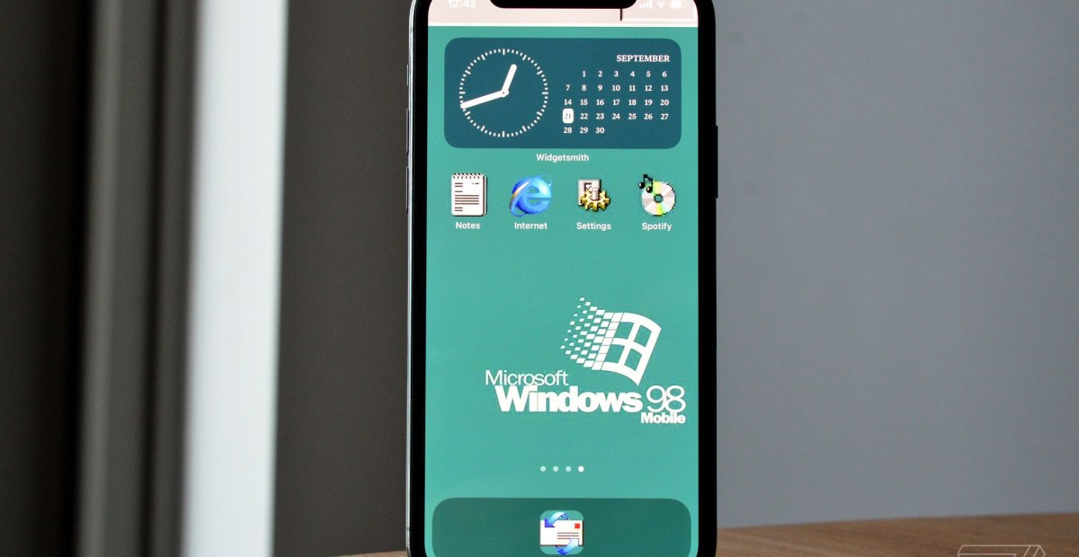 Apowersoft's tweet card. A new spin on custom icons.