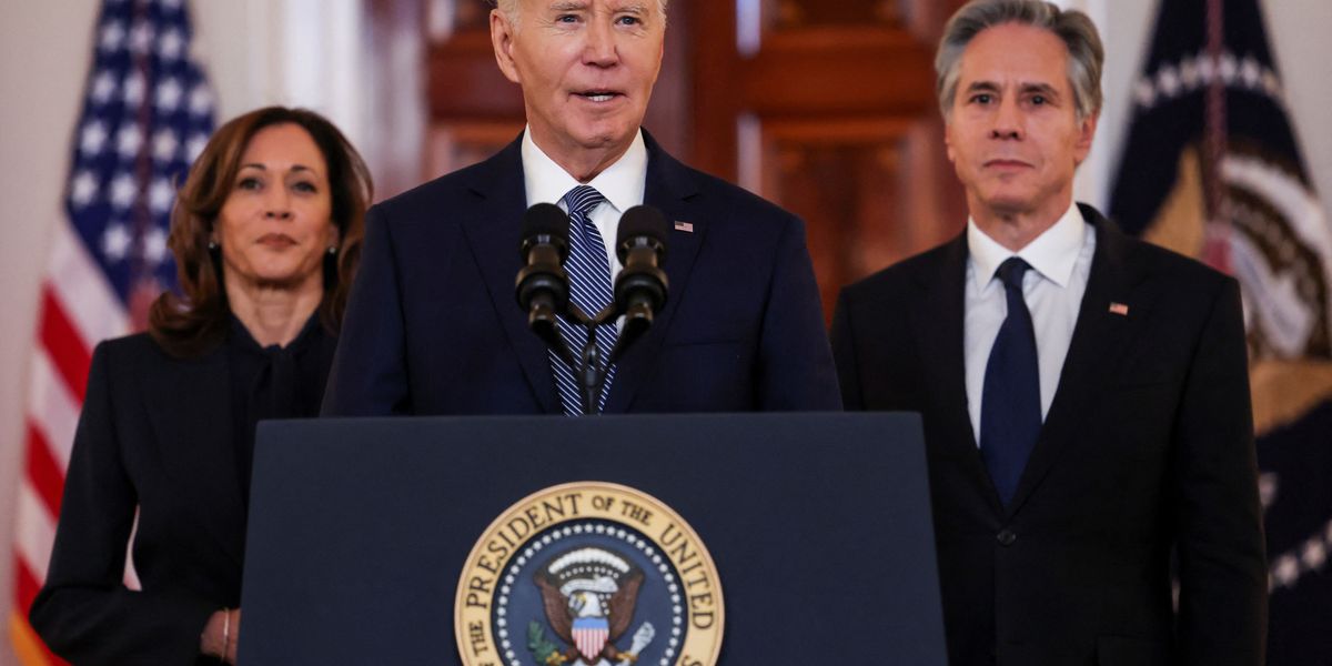 AnnelleSheline's tweet card. Cautious optimism as first phase signals hostage return and cessation of bombing. But will it hold?