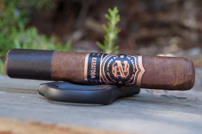 DevelopPalates's tweet card. I really liked this OZ Karatoba Robusto until the final third. I am not sure if it would smoke better in a larger blend or smaller blend, but I am interested in trying further vitolas. I loved the...