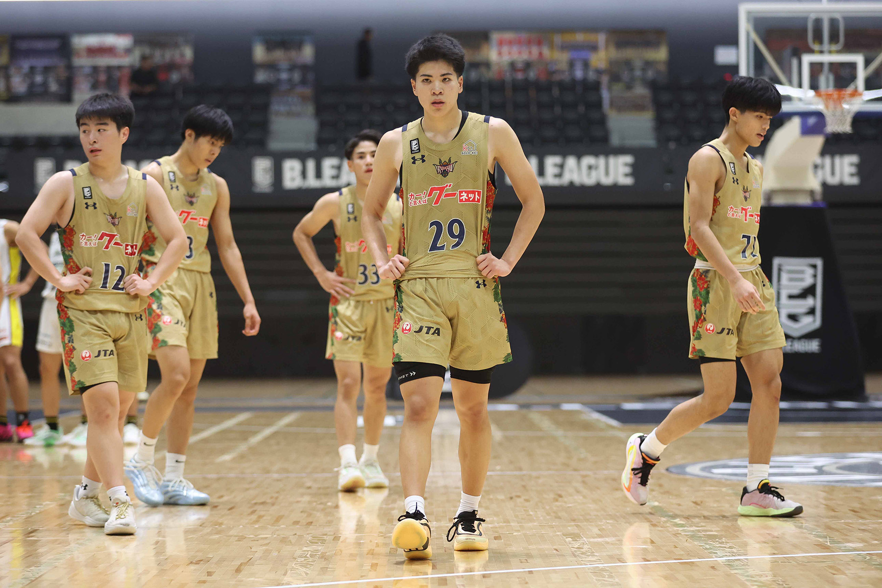 gekkan_basket's tweet card. 琉球U18・宮里俊佑が準々決勝で見せた責任感と覚悟。U15準優勝・優勝を経てU18を選んだ理由、U16日本代表での成長、浜口炎HCの評価と課題、そして「勝ちに導けるPG」を目指す現在地を描く。