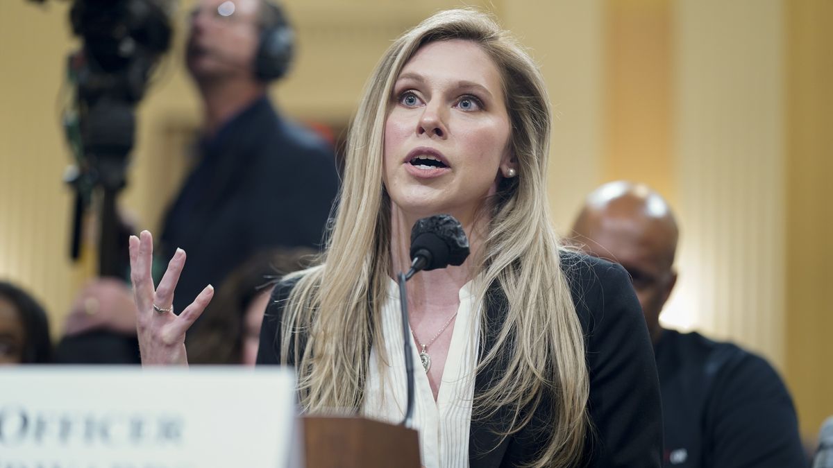 Americateve's tweet card. WASHINGTON (AP) — Caroline Edwards, agente de la policía del Capitolio, contó el jueves en la noche a los legisladores lo que solo pudo calificar como una “escena de guerra”, a la que ella y otros...