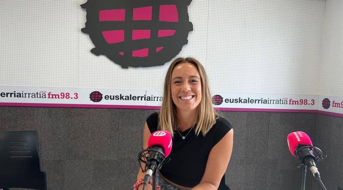 fm983irratia's tweet card. Zuriñe Hidalgok txikitatik argi zuen abeslari izan nahi zuela. Biodiskografia honetan berarekin batera musikan egin duen bidea gogoratu dugu. Betizu taldearekin hasi eta Kala Naiz, aurten aurkeztu...