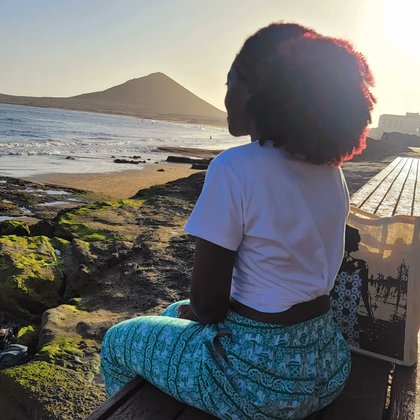 Tweet card summary image