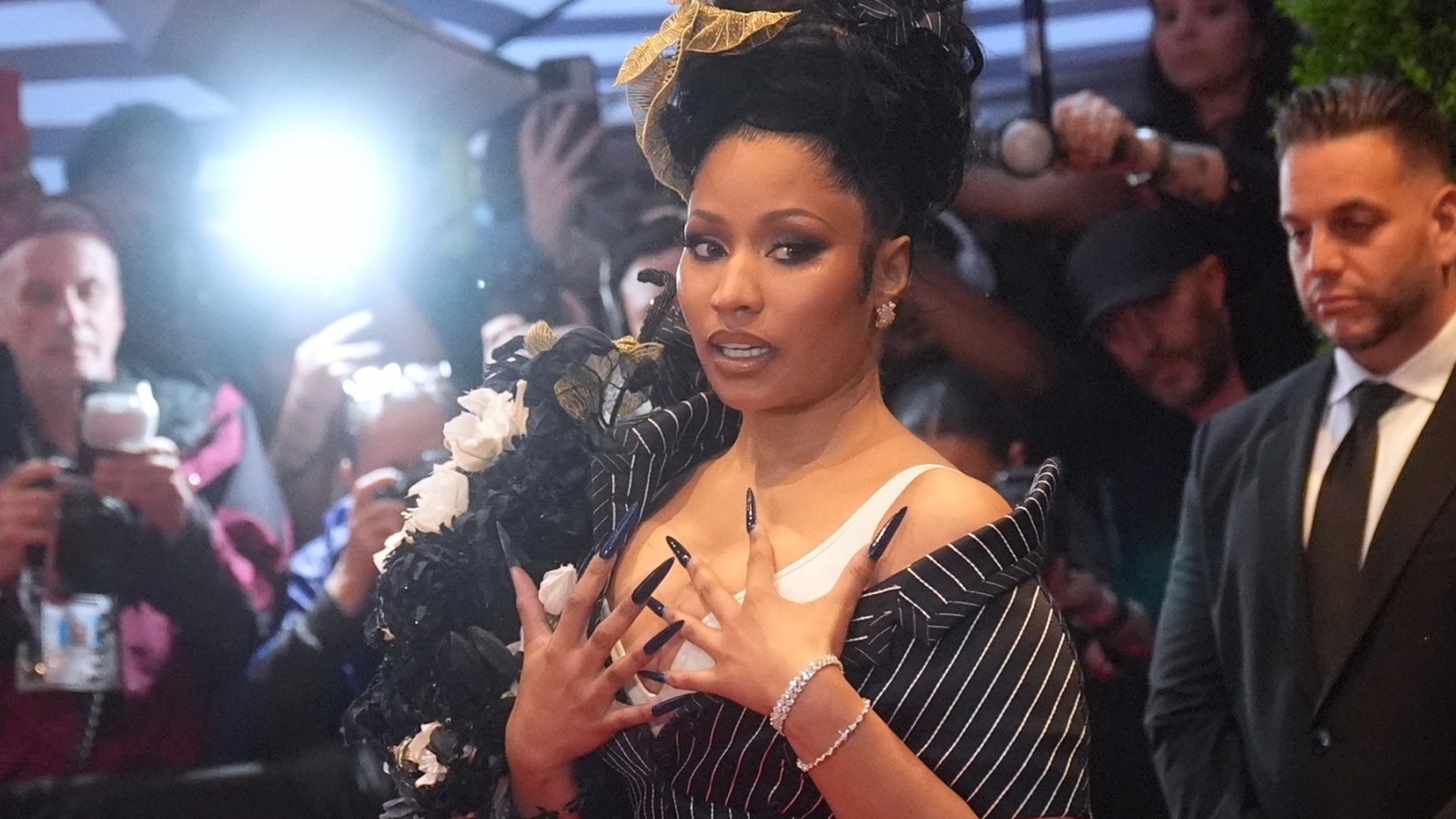 RollingStone's tweet card. Nicki Minaj's $20 million California mansion will likely be put up for sale if the rapper doesn't pay a security guard by Jan. 22, a judge has warned.