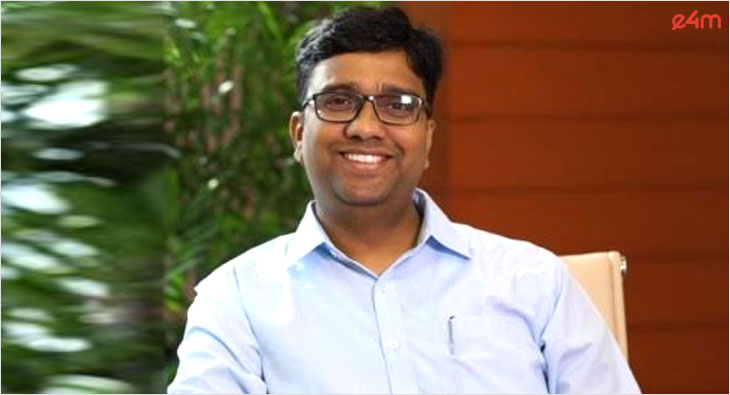 e4mtweets's tweet card. Amrit Anand was with Paytm since 2019