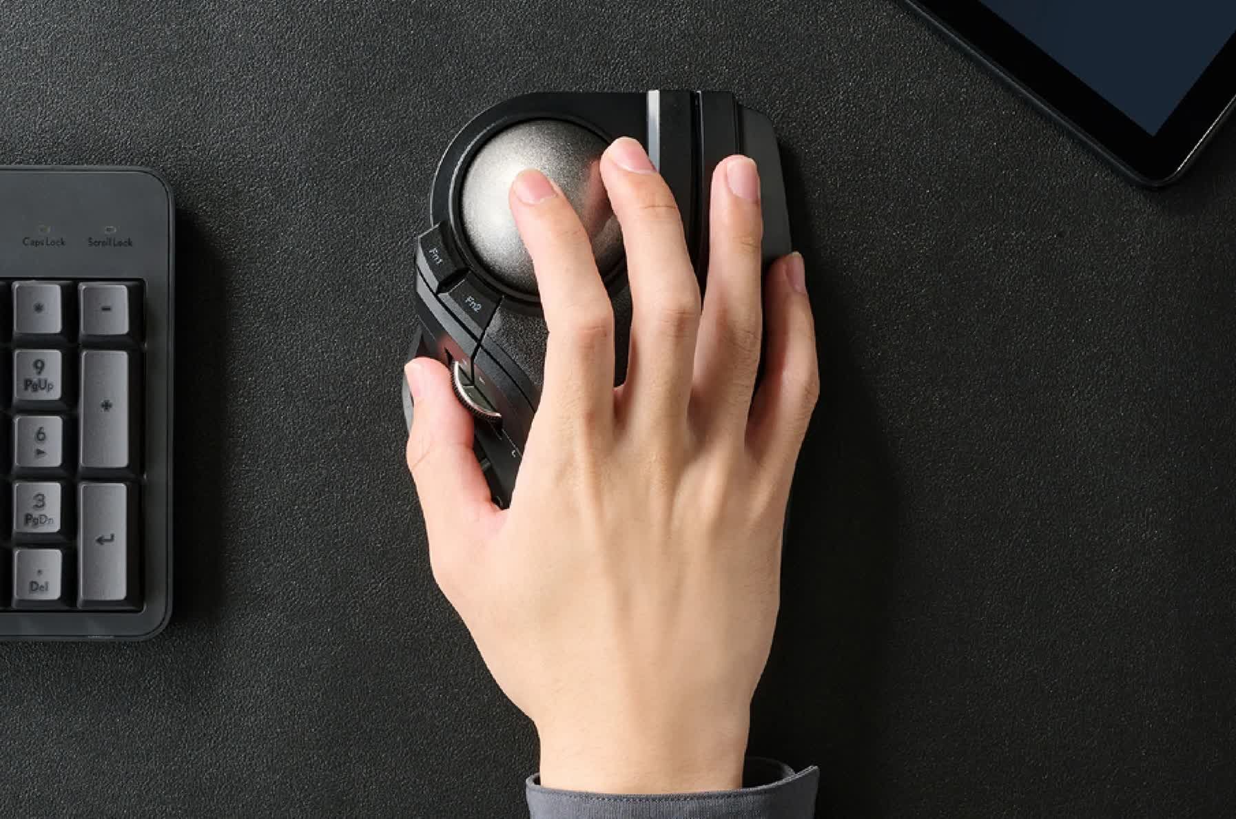 HaywaaWorldwide's tweet card. Elecom's Huge Plus mouse has a 52mm trackball, 10 buttons, swappable bearings, and extended battery life.