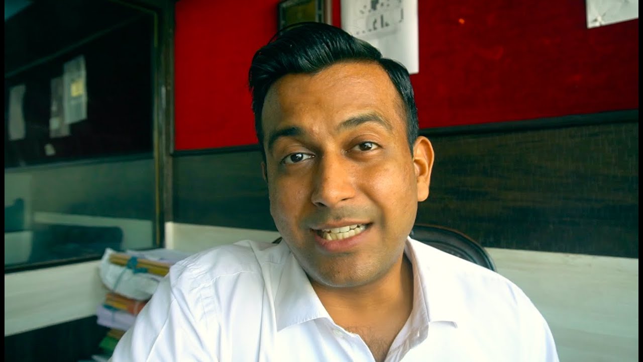 Amish_Aggarwala's tweet card. Lawyer Dilemmas: Exploiting technicalities but antagonising the judge