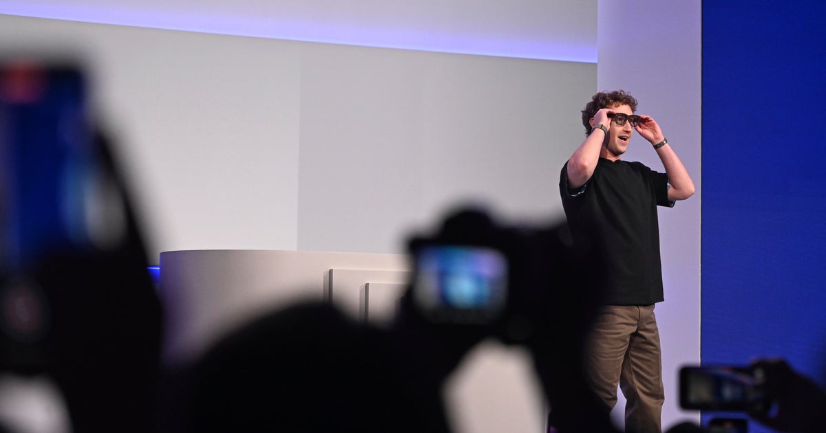 MarkinOutLoud's tweet card. Members of the blind community have found new ways to use the AI technology to help manage everyday tasks, such as reading the mail.