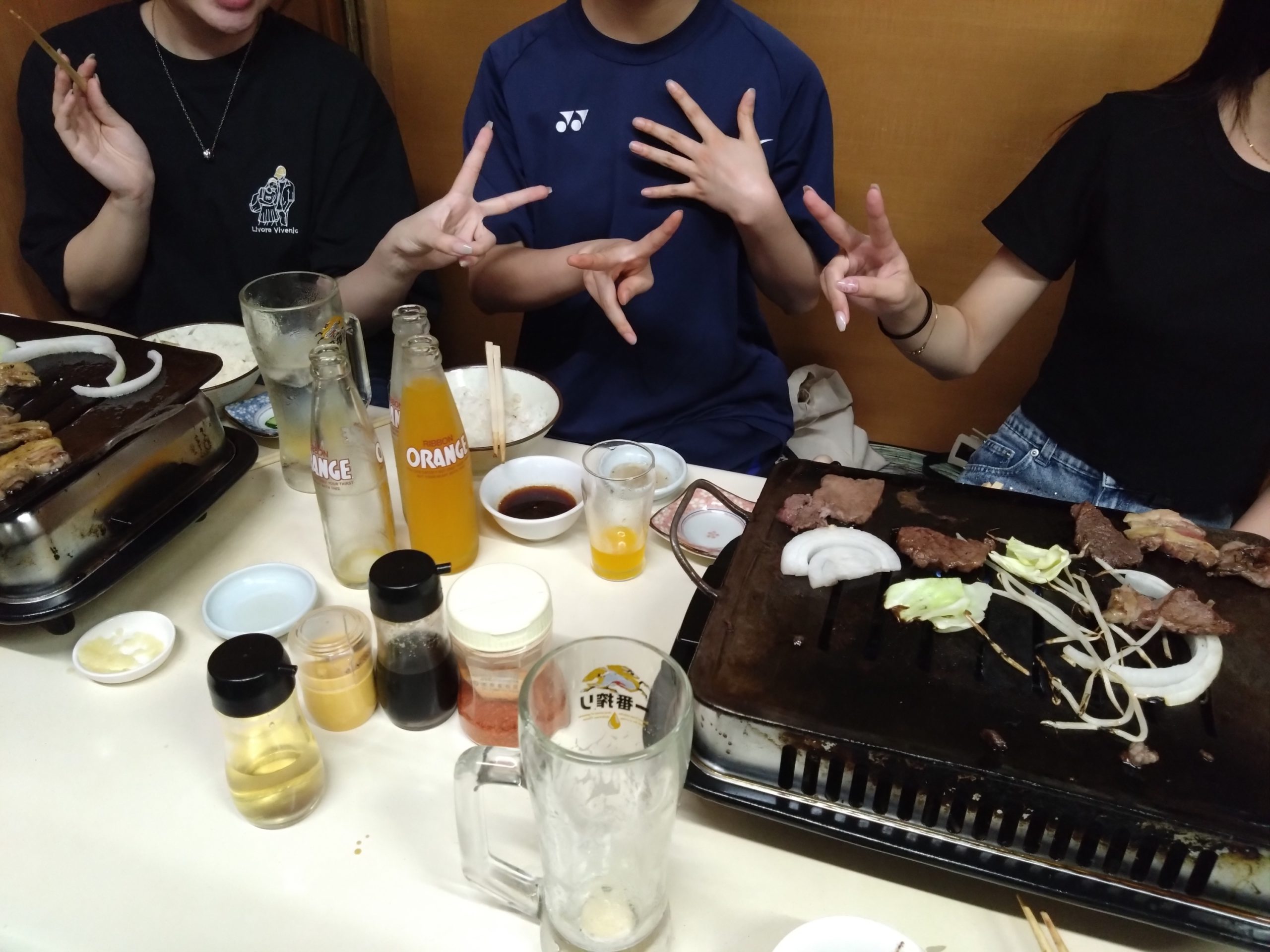 Fuji_reactivity's tweet card. 総務部Yです 見本市で頑張った皆さんの慰労会を開催 女子たちは　いろんなホルモンを食べさせられて？ 楽しめたみたいですね お腹大丈夫かな（笑）