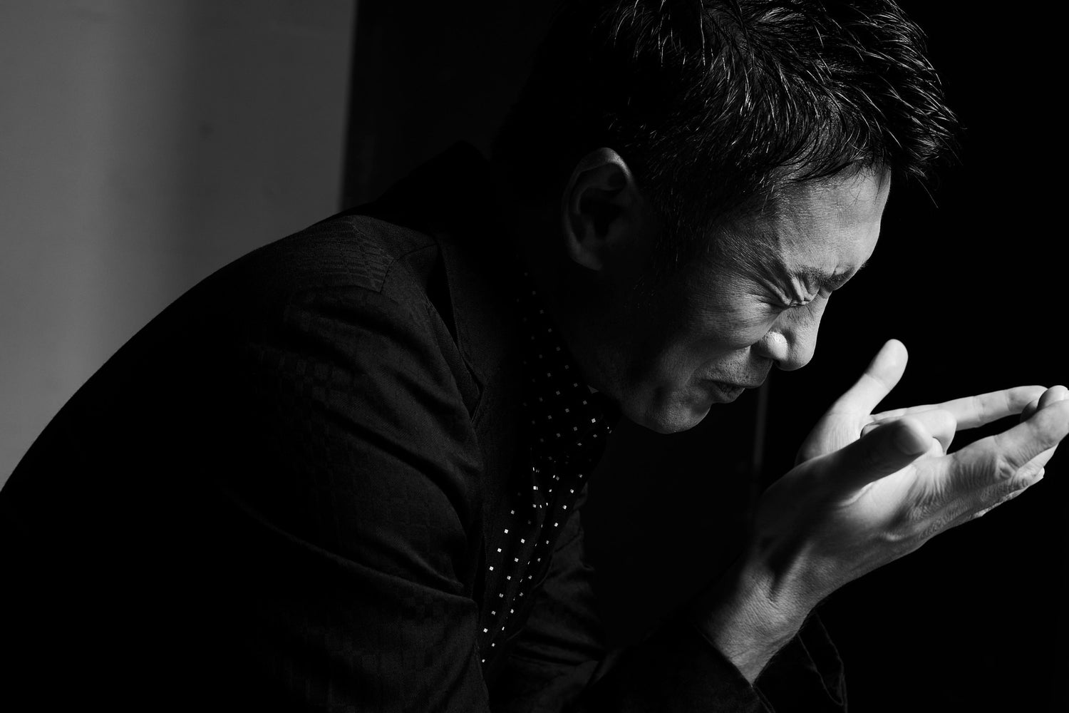 PRTIMES_STORY's tweet card. 2008年、38歳で事業を承継し、崩壊寸前、年商７億円の状態から年商100億円・16社グループへ導く奇跡的なV字回復を果たしたリーダーがいる。彼が苦悩の末に行き着いたのは、「効率ばかりを追い求める経営こそ、実はもっ...