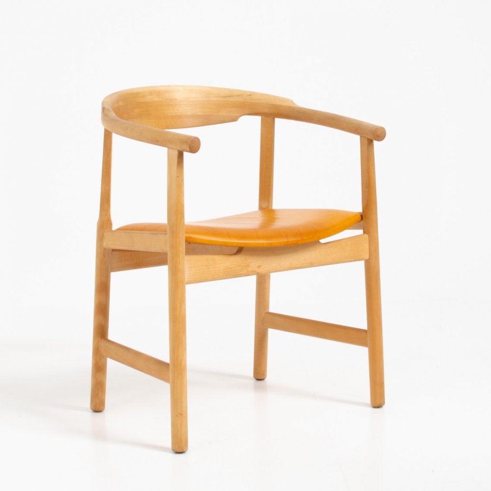 vntg_design's tweet card. Sold: PP208 armchair by Hans Wegner for PP Møbler, Denmark 1970s | #238833