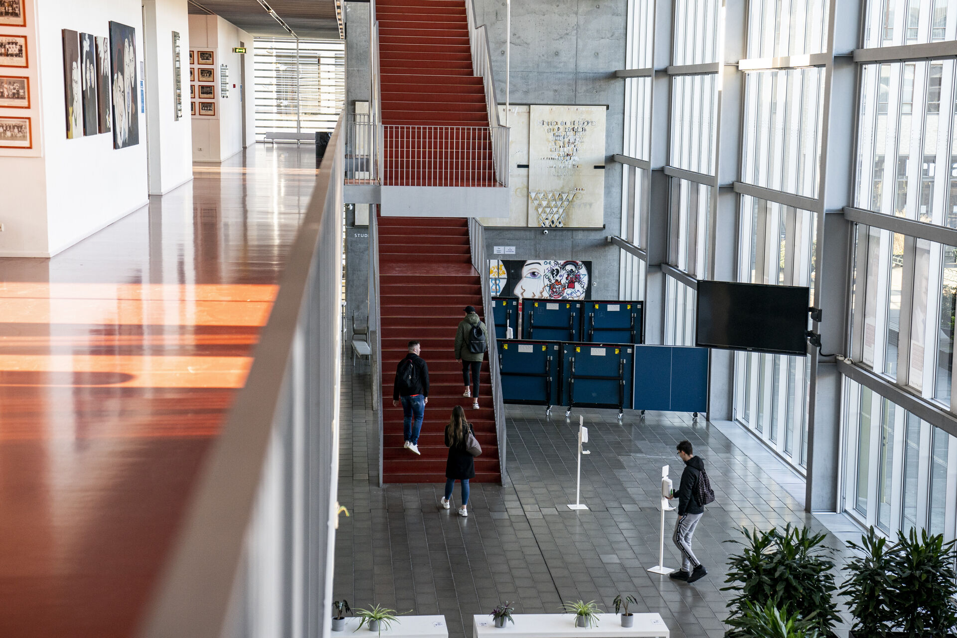 BUPLFormand's tweet card. Radikale, SF, og Konservative støtter alle en treårig EPX, mens Venstre advarer mod de økonomiske konsekvenser ved forslaget, og Socialdemokratiet mener, at en diskussion om længde ingen mening giver.