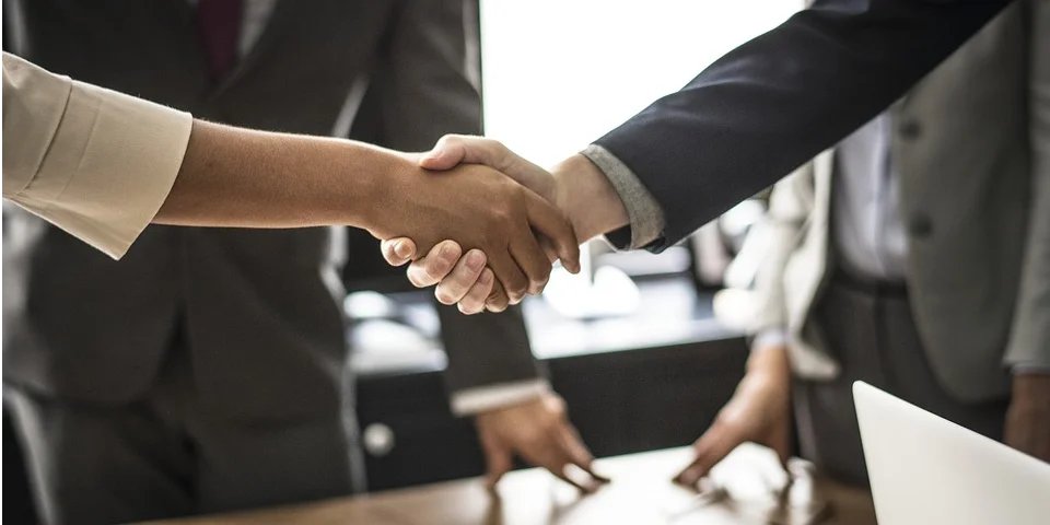 WorkServis's tweet card. В Україні понад 90% шукачів роботи хочуть працювати за кордоном, але досвід такої роботи є лише у третини з них. 