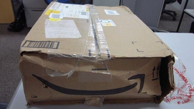 pymenhanced's tweet card. Nach den missbilligenden Tweets von US-Präsident Donald Trump über die Billigpreise für Amazon-Pakete hat Amazon-Chef Jeff Bezos nun anscheinend eine einfache Antwort gefunden: Mit "Shipping with...