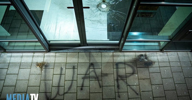 Explosie bij flat aan de Pegasusweg in Rotterdam