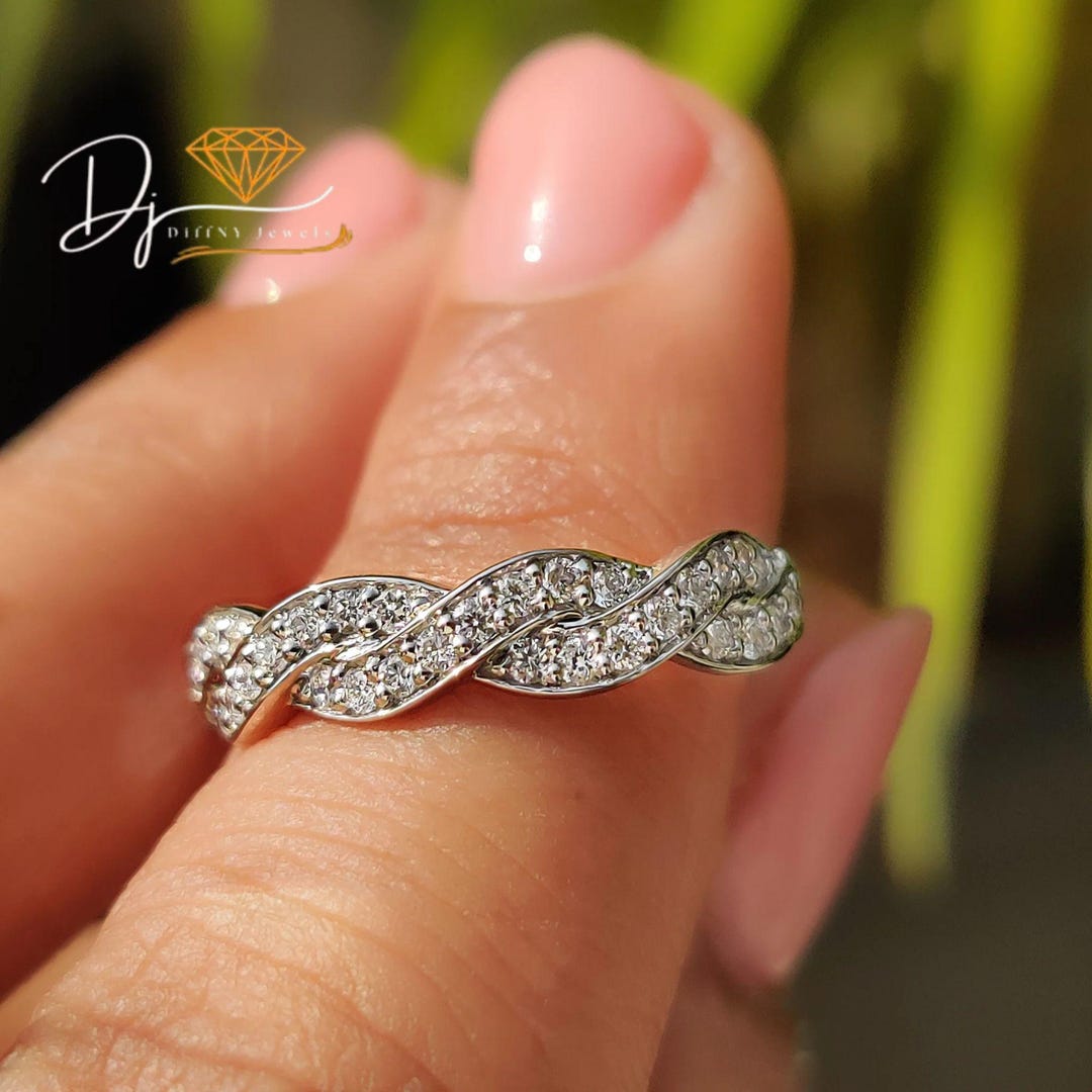 diffny14563's tweet card. This Engagement Rings item is sold by DiffNYJewels. Ships from Rutherford, NJ. Listed on Sep 26, 2025