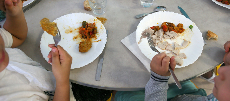 soseducation's tweet card. RTL a mis à l'épreuve le recrutement des animateurs périscolaires vacataires, mis en cause après l'ouverture de plusieurs enquêtes pour agressions sexuelles visant des enfants de moins de cinq ans...