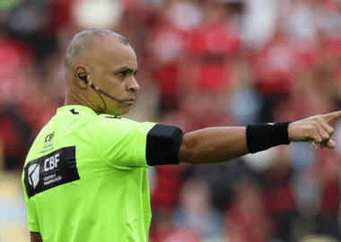 3VV's tweet card. Editorial 3VV O Palmeiras começou a perder o jogo deste último domingo, 19 de outubro, contra o Flamengo assim que Ramon Abate Abel apitou o fim do clássico contra o SPFC, duas semanas antes. O que...