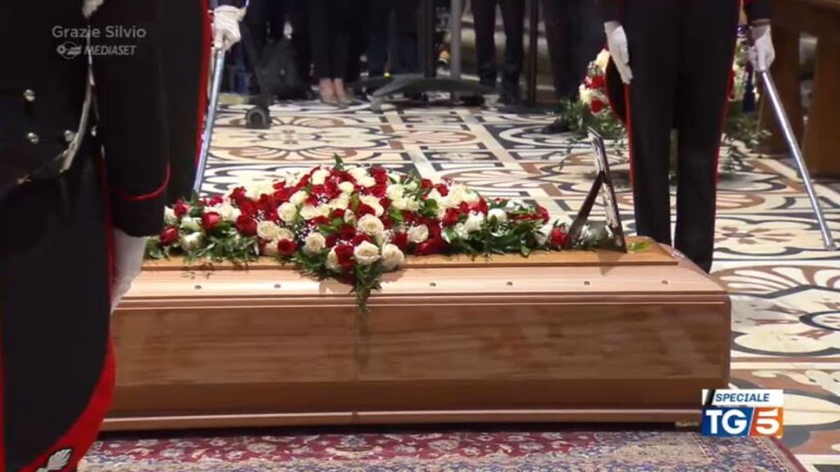 guidoconfa1's tweet card. Funerali Silvio Berlusconi, ecco l'omelia dell'arcivescovo di Milano Mario Delpini