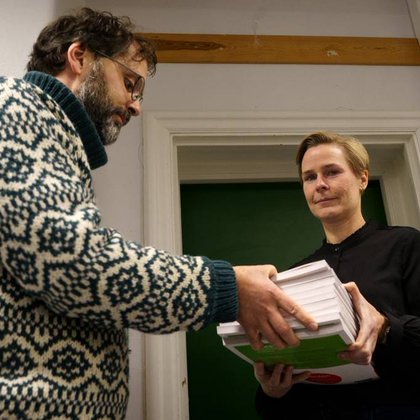 Tweet card summary image