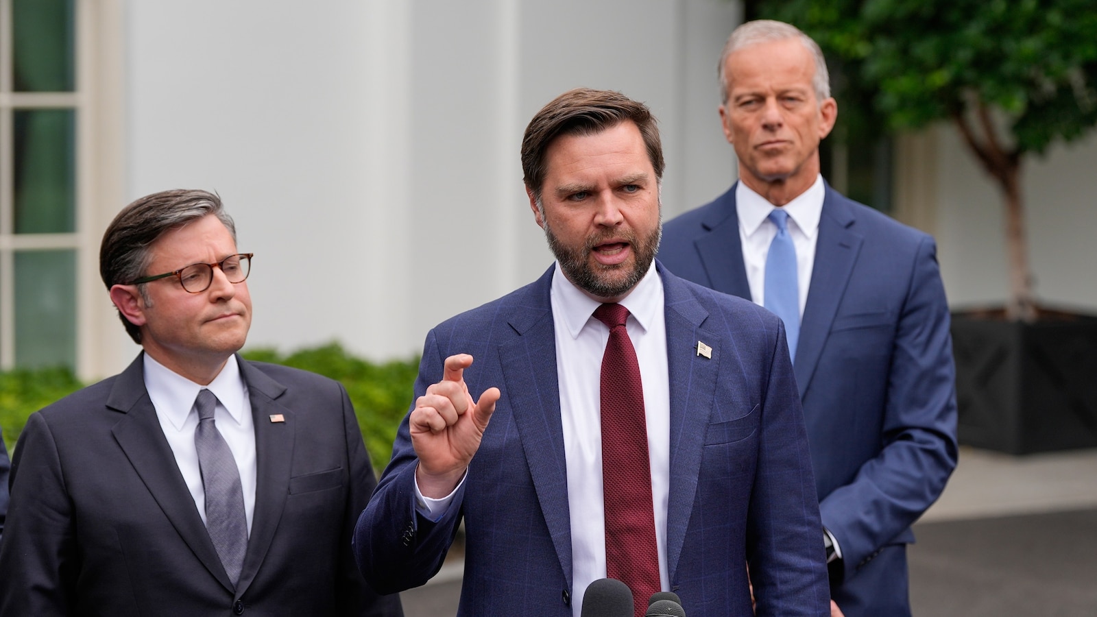 ABC's tweet card. As Congress careens towards a government shutdown, Trump and top Republicans falsely accuse Democrats of demanding that free health care be given to “illegal aliens.”