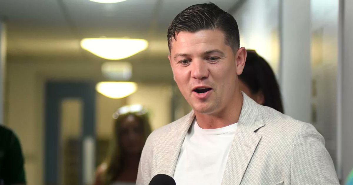 andygspence's tweet card. The Reform UK Mayor of Hull and East Yorkshire was asked by a local councillor for clarity on his views on renewable energy