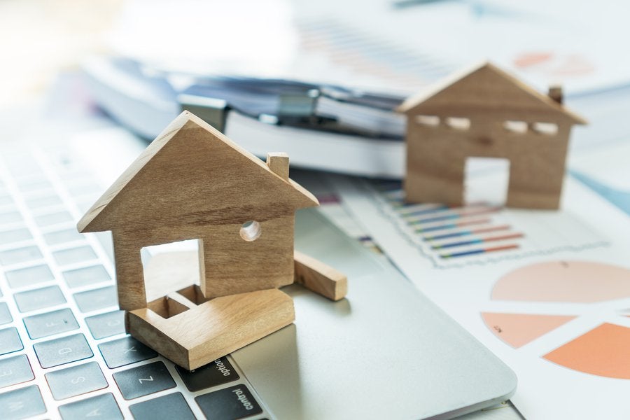 biconnections's tweet card. Artificial intelligence (AI) is a type of technology that can draw logical conclusions on its own. Today's version of AI technology uses sophisticated algorithms and predictive analytics to make...