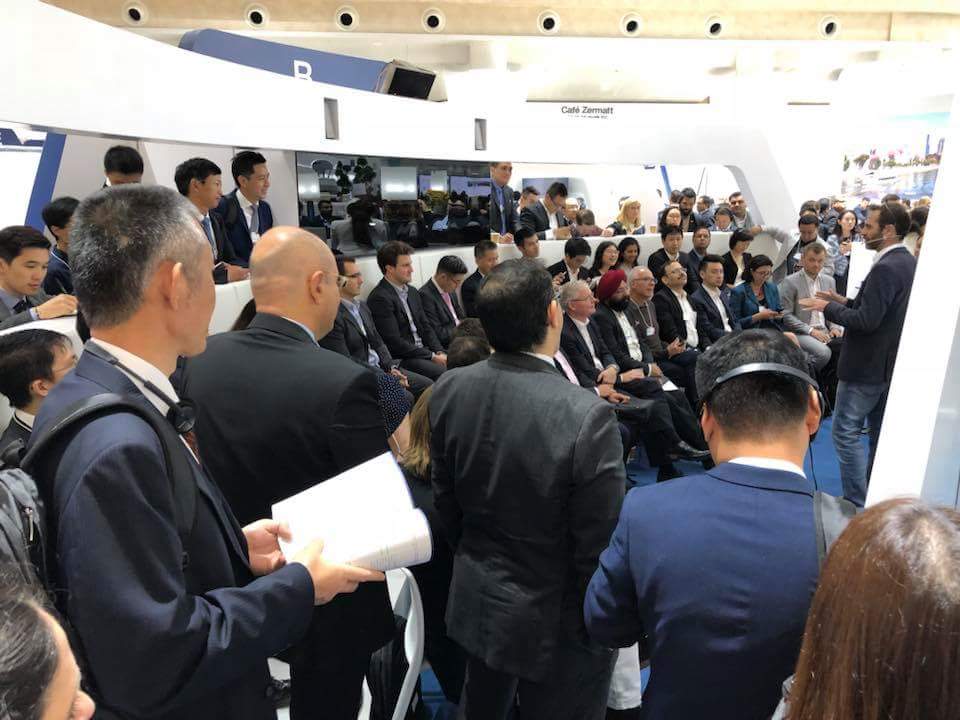 daimyo_now's tweet card.       今年のサマーダボス会議は天津で開催。参加して4年目になります。500 StartupsのCEOクリスティン・ツァイさんらとディスカッション。テーマ…