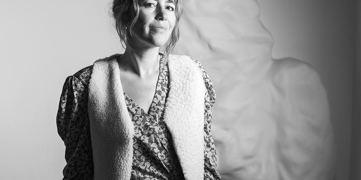 oliviermathiot's tweet card. Mary Castel s’est lancée dans l’édition de porcelaine il y a six ans, en fondant Maison Fragile, qui renoue avec une longue tradition familiale consacrée à la gastronomie et aux arts de la table.