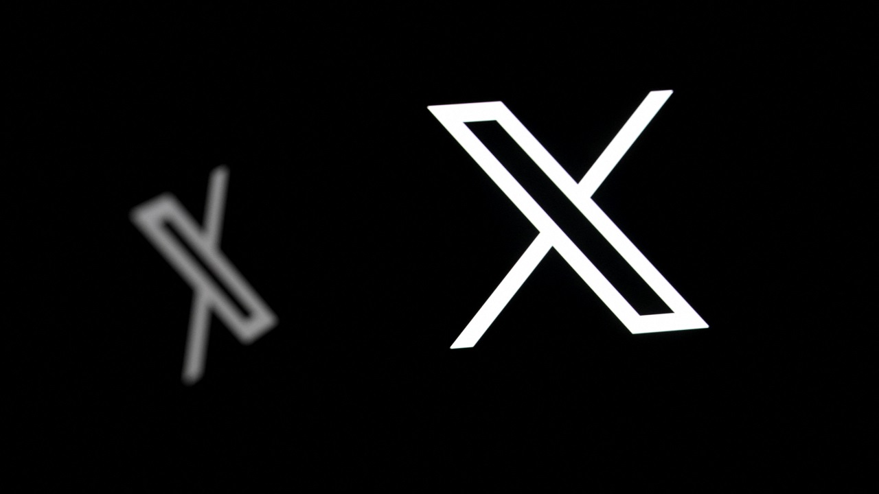 bertbrussen's tweet card. De NOS en Nieuwsuur (NOS/NTR) zijn gestopt met posten op X. Het platform past niet meer bij onze visie op...