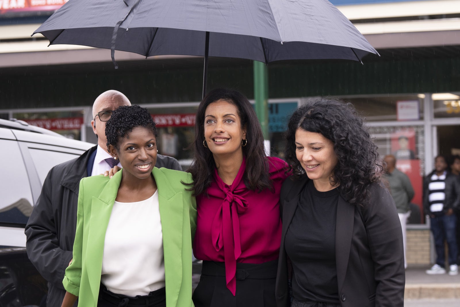 DomAnglade's tweet card. Les risques sont réels pour celles qui portent déjà «à bout de bras» les secteurs de l’éducation et la santé.