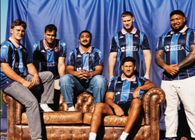 Blog_RCT's tweet card. Champion d’Europe en titre, l’Union Bordeaux-Bègles a présenté ce mardi le maillot que ses joueurs porteront pour défendre leur couronne lors de la nouvelle campagne européenne, qui débutera le 6...