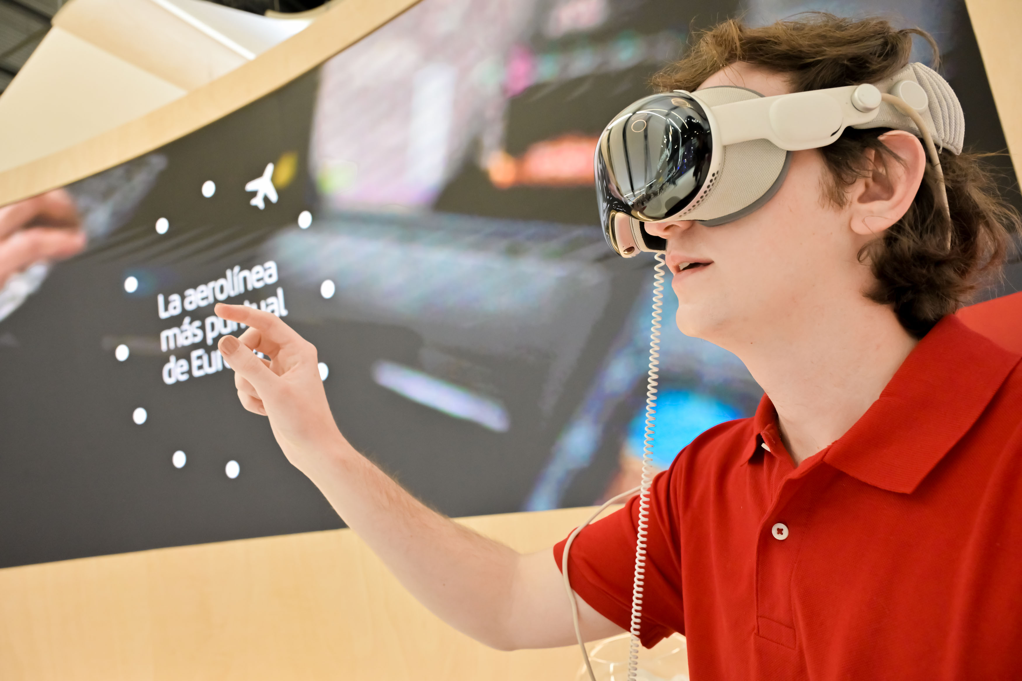 Acelerapyme's tweet card. Fitur se ha convertido en el escaparate para cientos de destinos turísticos y experiencias innovadoras que ya pueden buscar los viajeros en sus próximas vacaciones.  Plataforma Inteligente de...