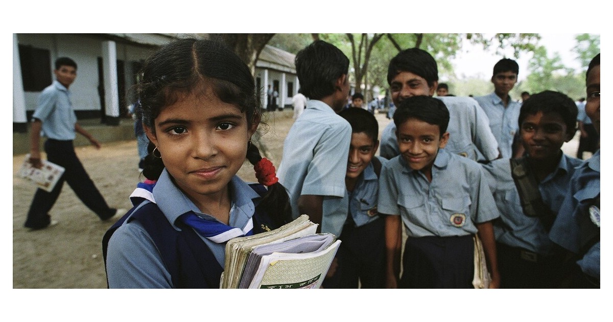 ECDAction's tweet card. SUCCESS: 6 principles—strategic vision, plan for scale, core package, collaboration, evidence, sustainability—embed learning reforms into systems to end learning poverty for 70% of 10-year-olds.