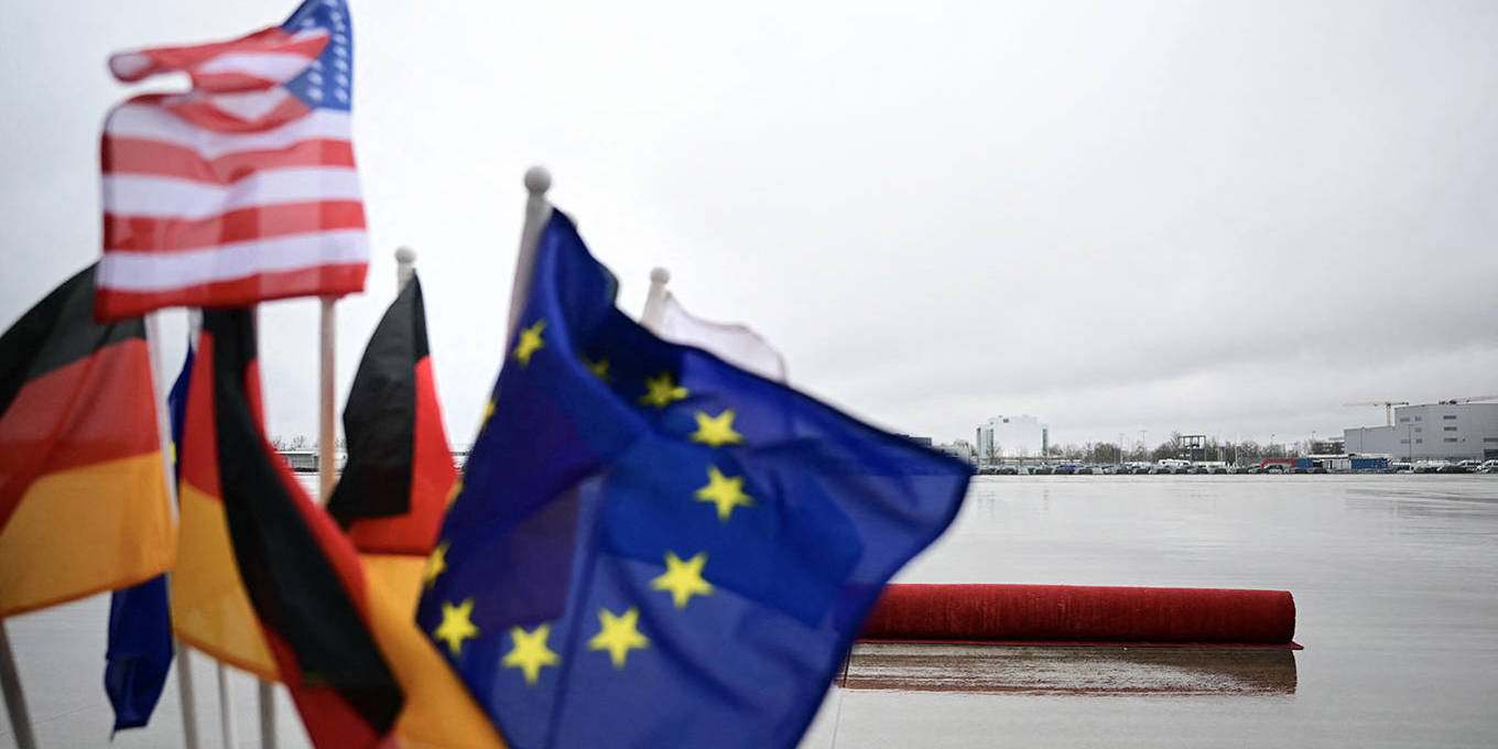 ProSyn's tweet card. Joschka Fischer worries that the Trump administration will try to bring down Europe’s post-nationalist project.