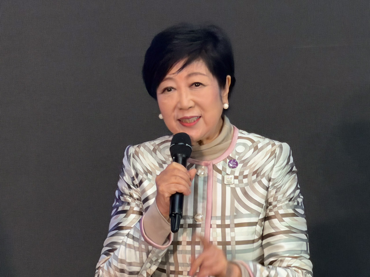 cnet_japan's tweet card. 東京都は2026年4月27-29日に「SusHi Tech Tokyo 2026」を開催すると発表した。AI、ロボティクス、レジリエンス、エンターテインメントの4分野に注力し、出展者700社、参加者6万人規模を目指す。松尾豊教授やMistral AIなど国内外の著名人が基調講演に登壇予定だ。