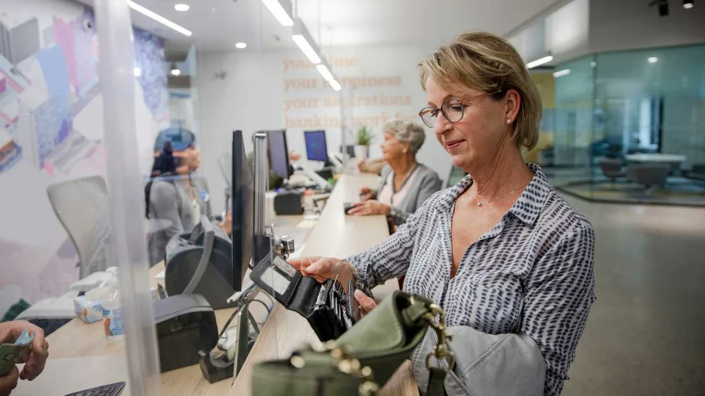 CUEvangelist's tweet card. At 16 years old, I got paid to learn the most common personal finance pitfalls.