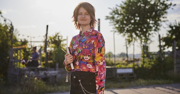 Tweet card summary image