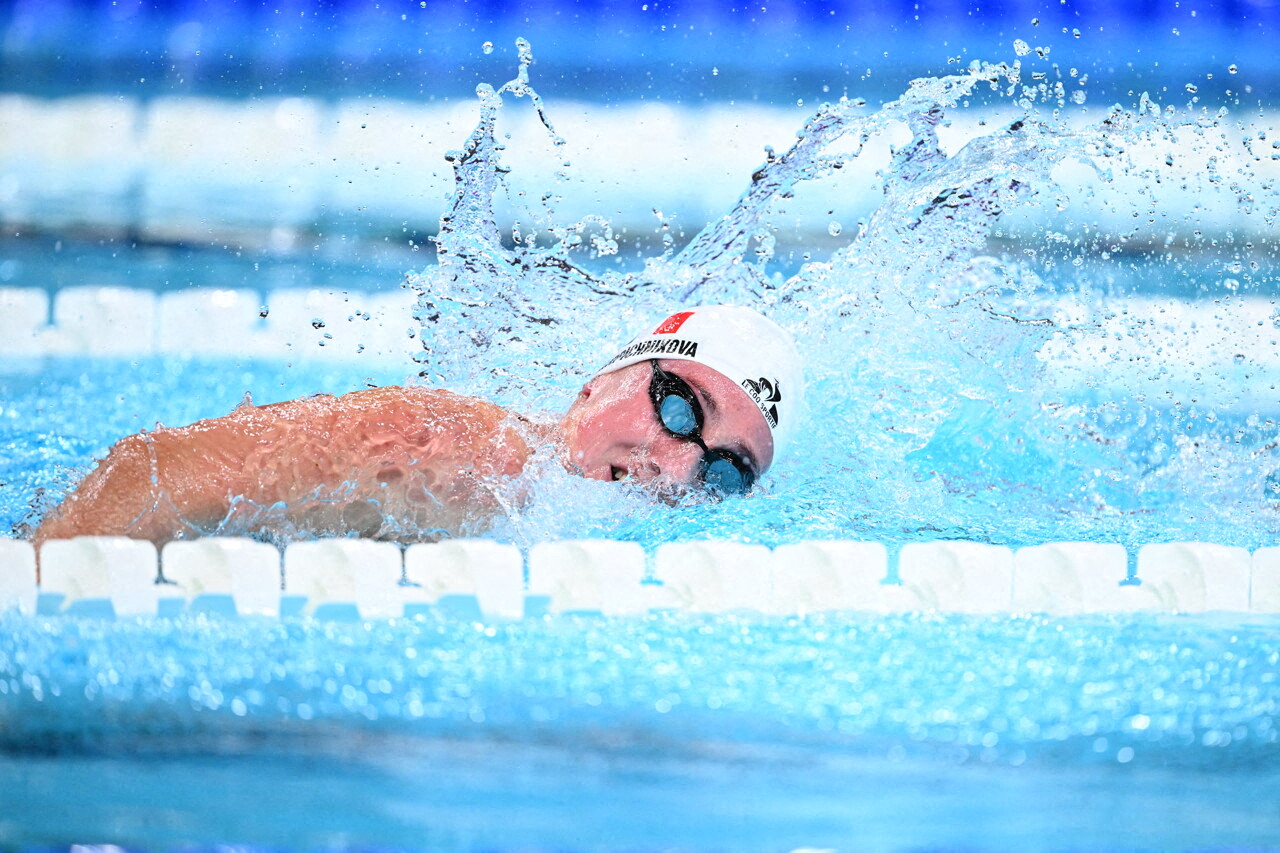 actufr's tweet card. La nageuse tricolore a surpris tout le monde en allant chercher l'argent sur le 1500 m nage libre. Une performance XXL.