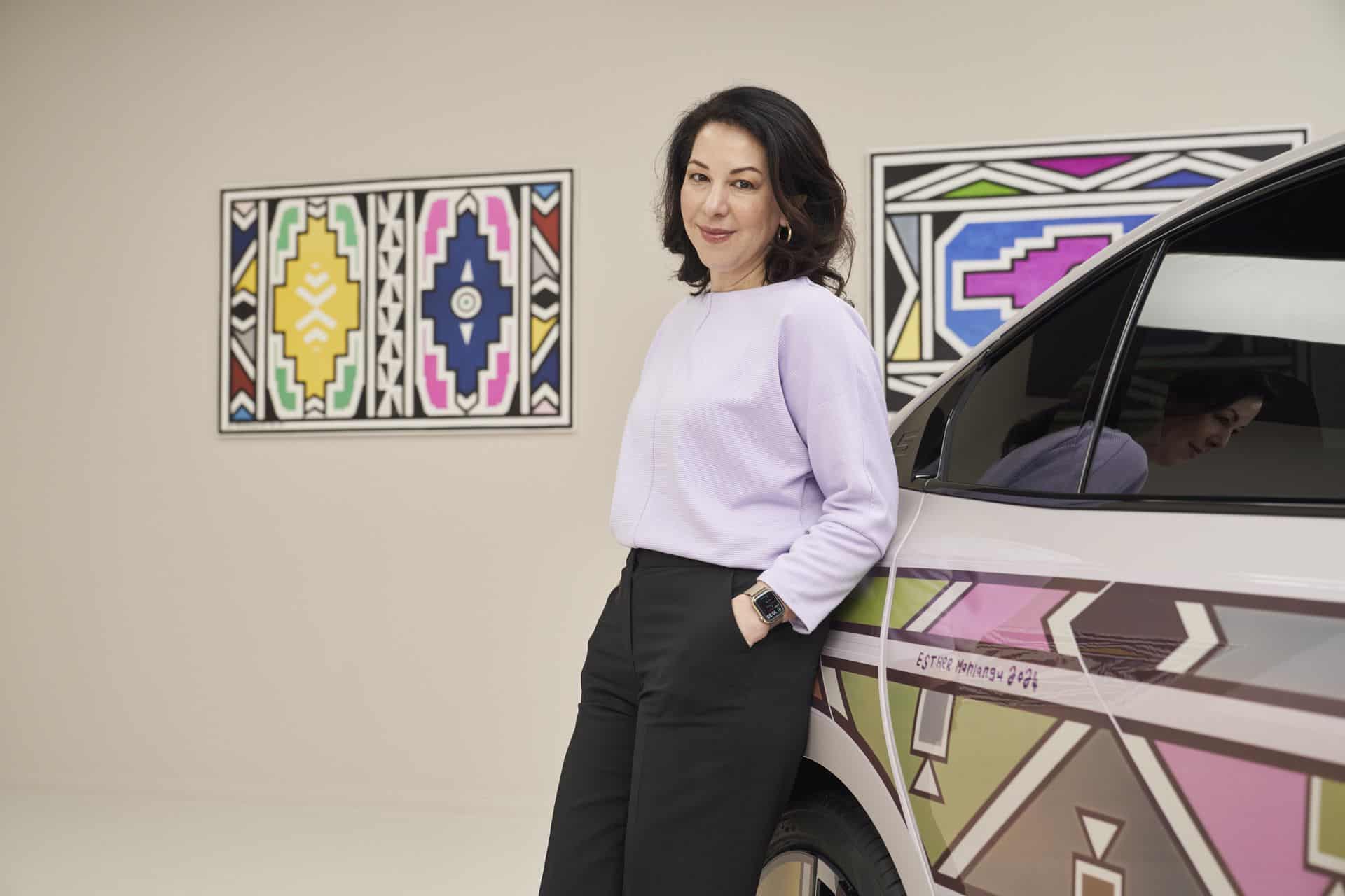 bmwblog's tweet card. Discover BMW's latest e-ink car that changes colors & pays tribute to artistry. Unveil the future of driving with BMW i5 Flow NOSTOKANA