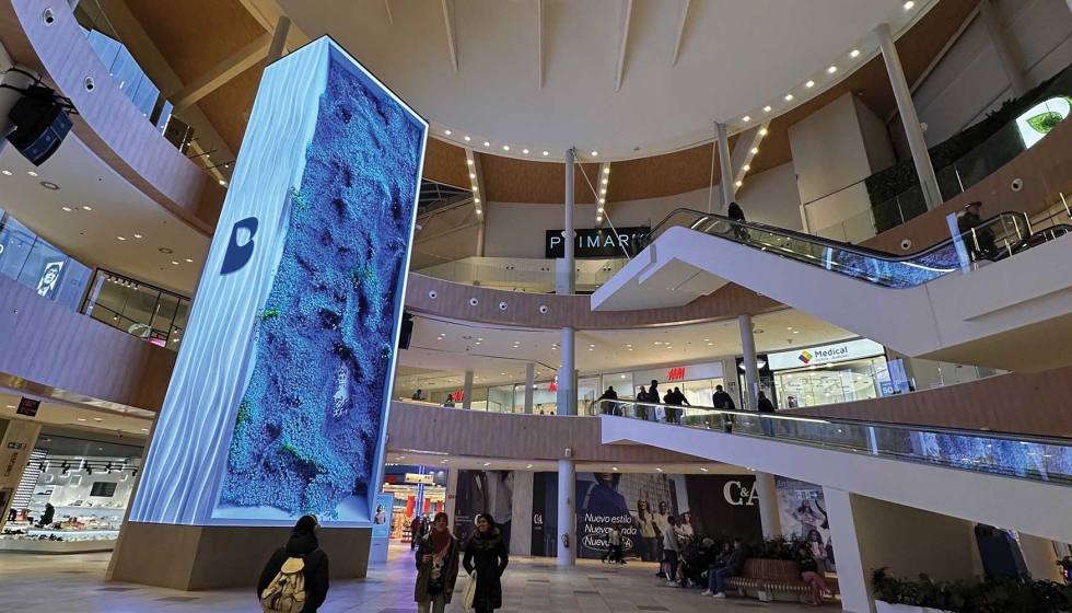 ICANDELA_com's tweet card. Vitoria-Gasteiz, su centro comercial Boulevard y las empresas involucradas en su reciente renovación tienen motivos para celebrar: la espectacular transformación del complejo ha sido reconocida a...