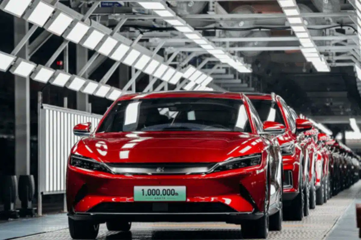 sydney_ev's tweet card. The Chinese automotive giant has just confirmed a technological breakthrough that could redefine the electric vehicle charging landscape. While European and American competitors continue to struggle...