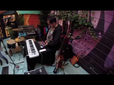 bufoland's tweet card. NEWENTUWE :: DAS MODEL