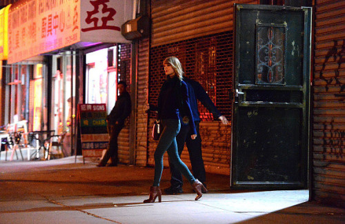 TheSwiftDiary's tweet card. newromanticmeg: “ beautayful-eyes: “ bananaofswift: “ Never forget ” omg this photo is so iconic ” Always reblog ”